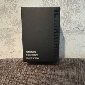 IL MAKIAGE The Blender Makeup Sponge NWT